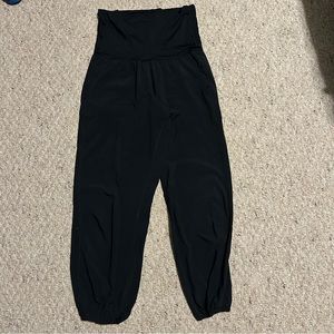 Size lululemon Om pants